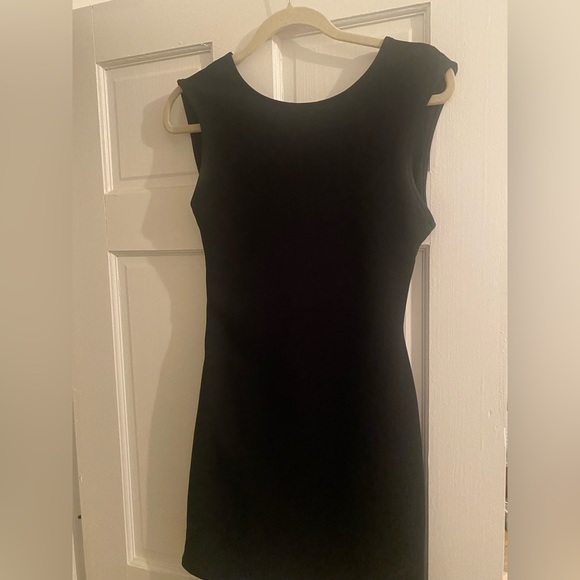 Bed and bridge bandage classic dress with cutout in back - Picture 1 of 3